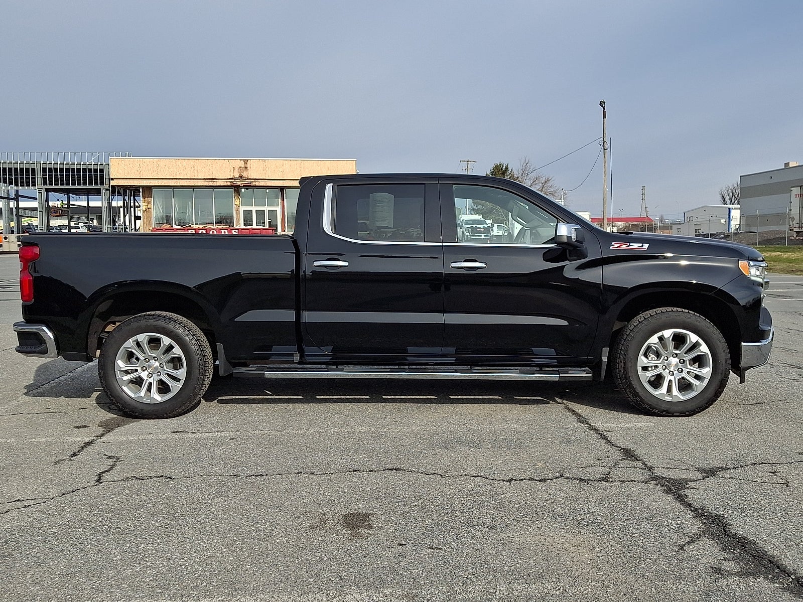 2025 Chevrolet Silverado 1500 LTZ