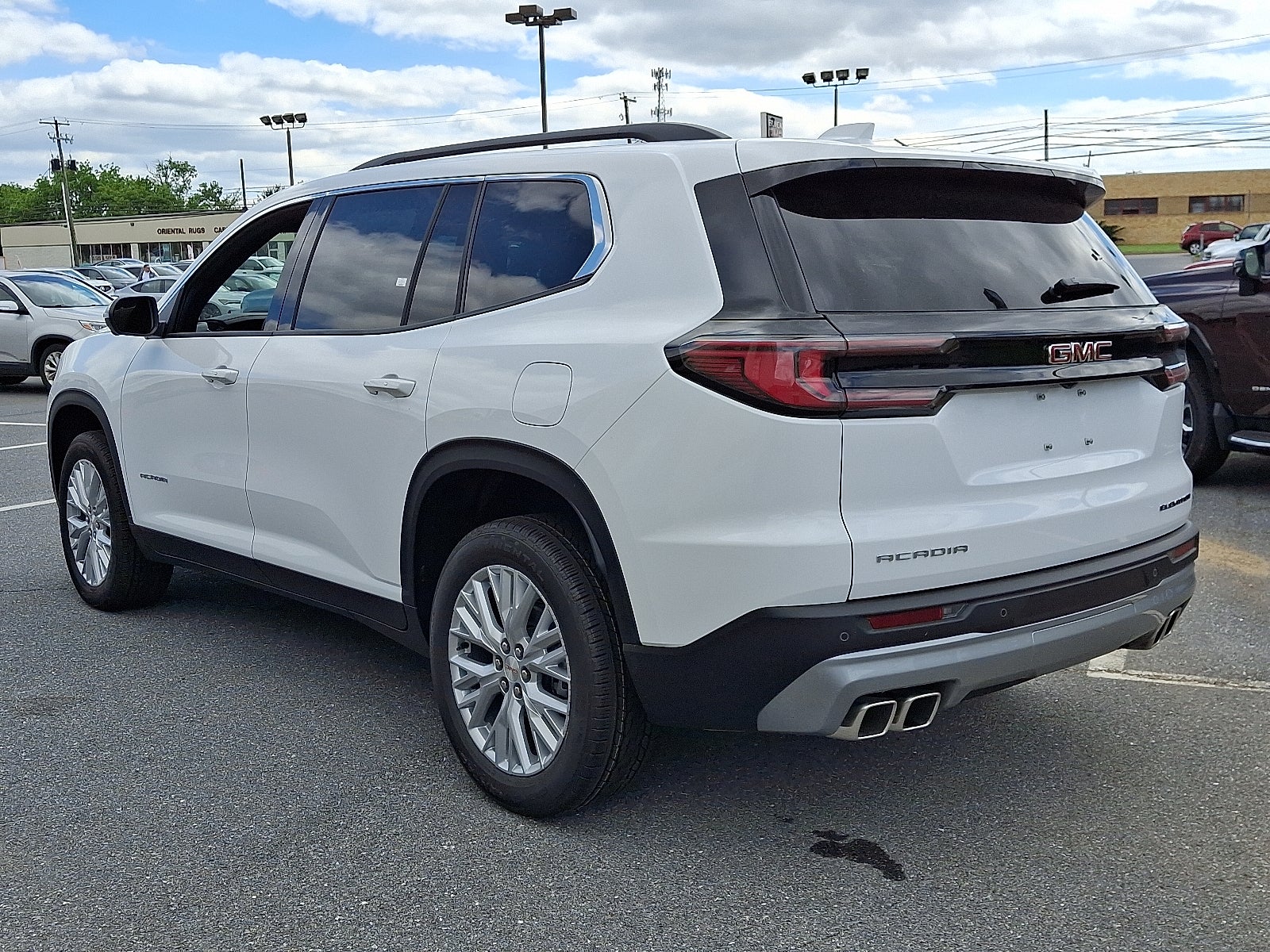 2025 GMC Acadia Elevation