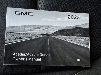 2023 GMC Acadia SLT