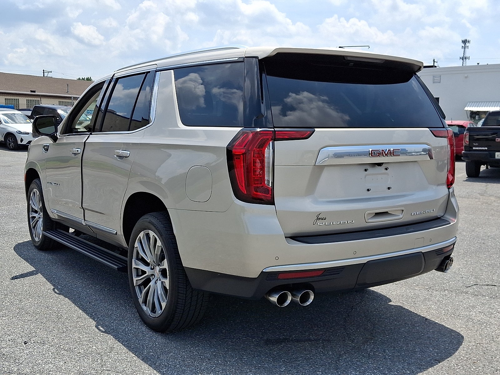 2023 GMC Yukon Denali