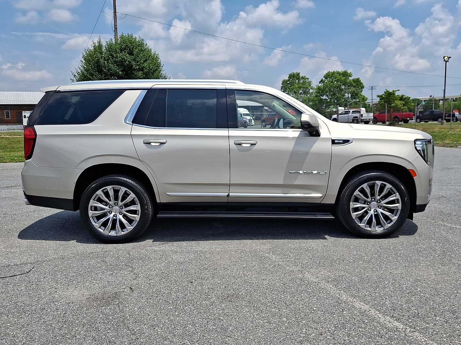 2023 GMC Yukon Denali