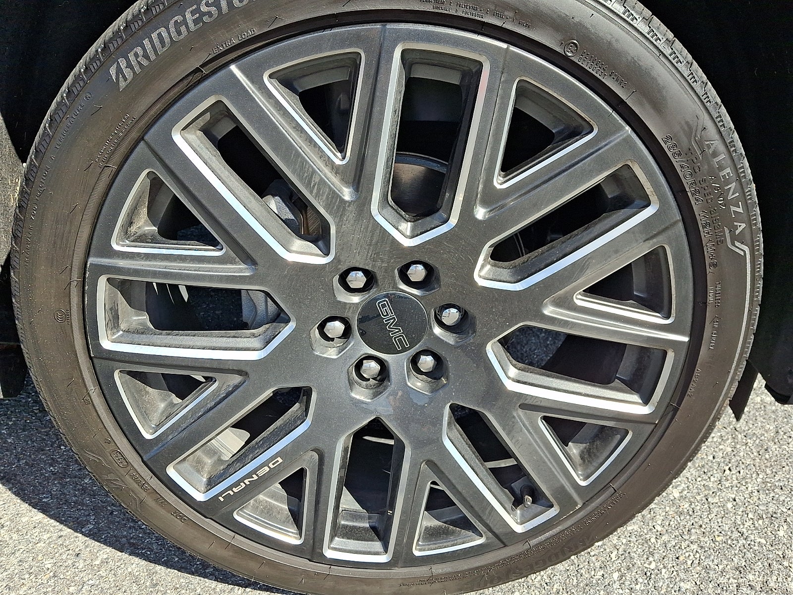 2025 GMC Yukon Denali Ultimate
