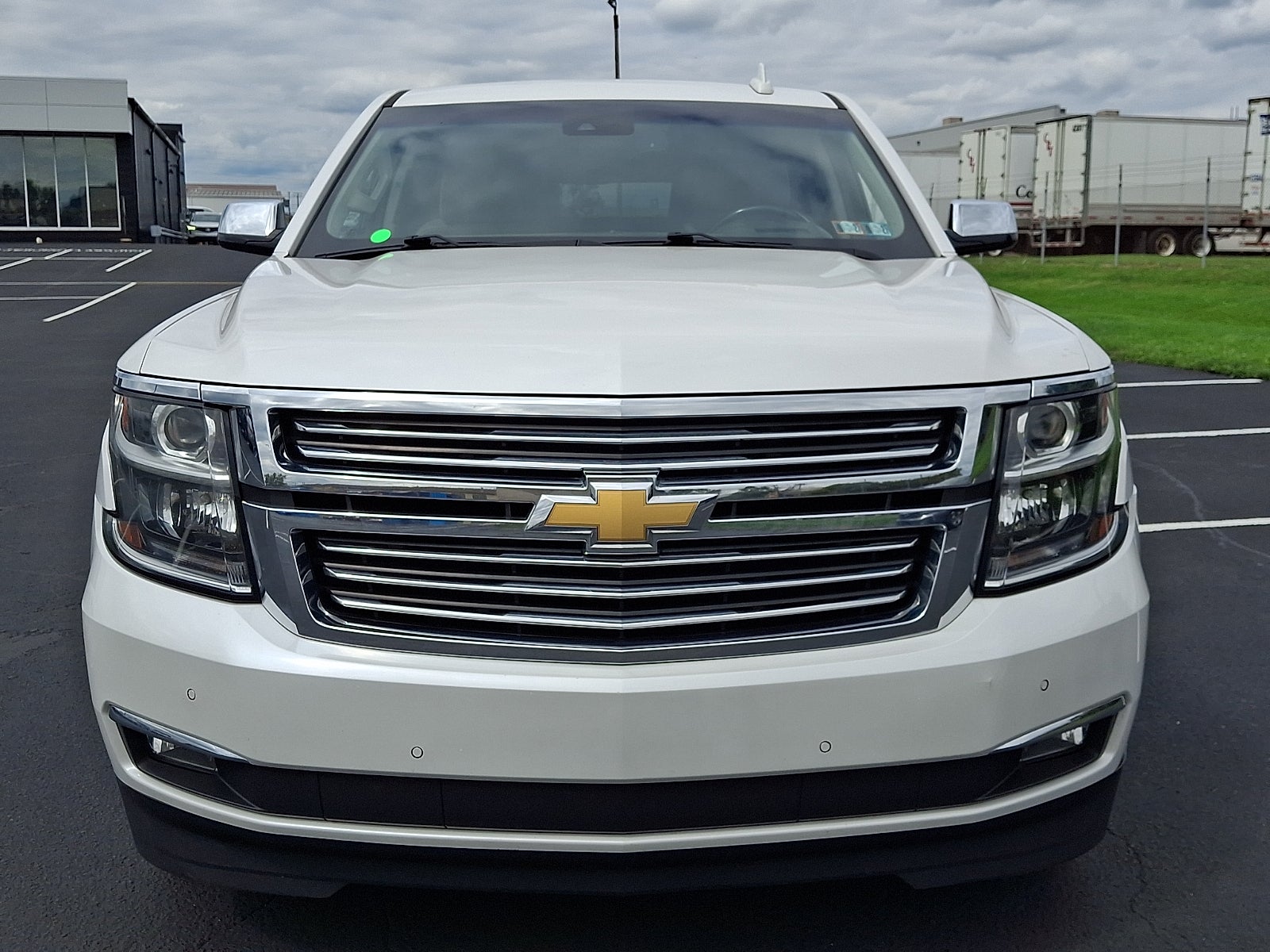 2019 Chevrolet Suburban Premier - Photo 2