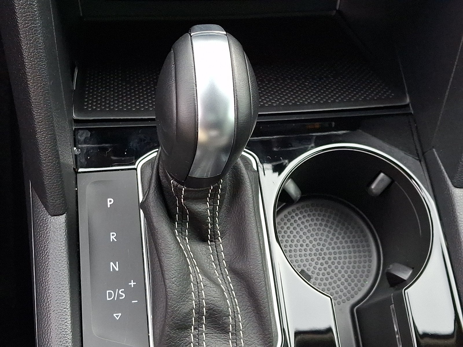 2022 Volkswagen Atlas 3.6L V6 SEL R-Line