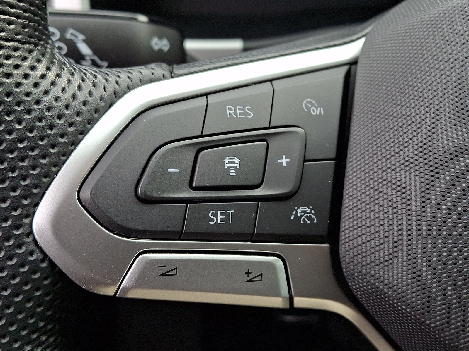 2022 Volkswagen Atlas 3.6L V6 SEL R-Line