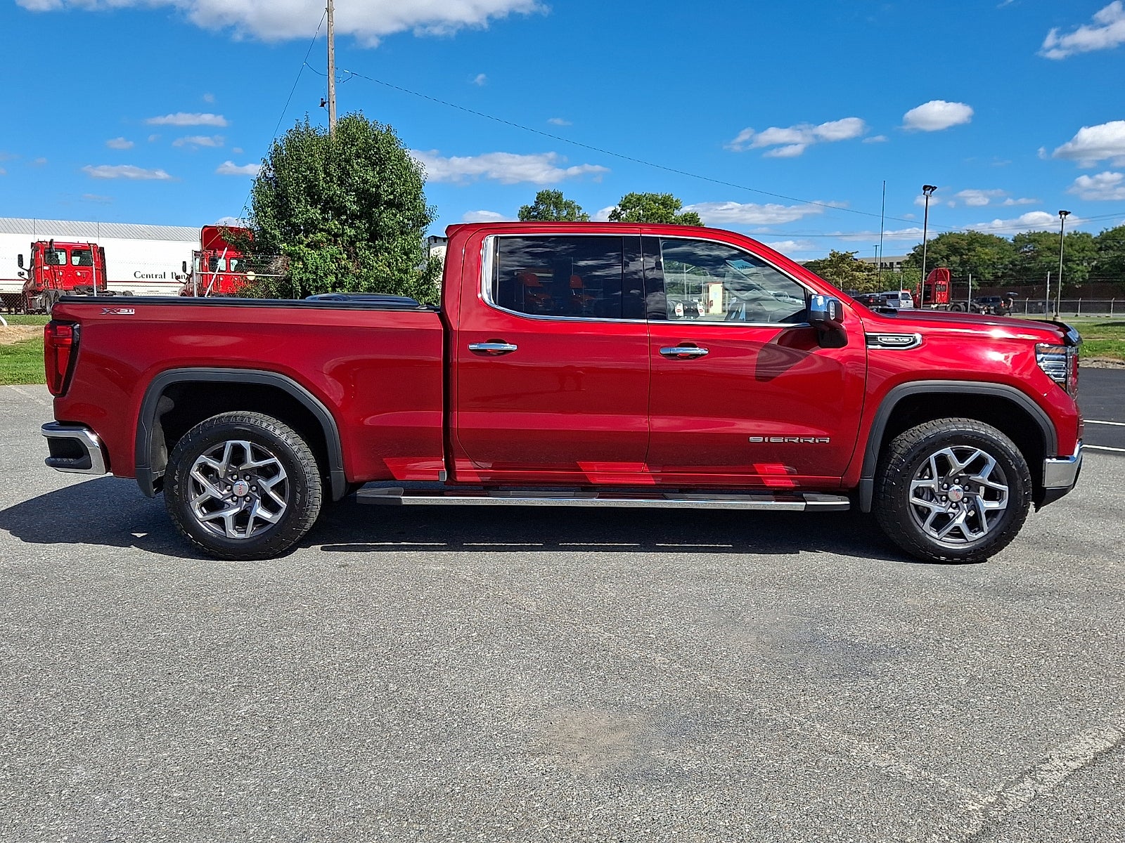 2023 GMC Sierra 1500 SLT