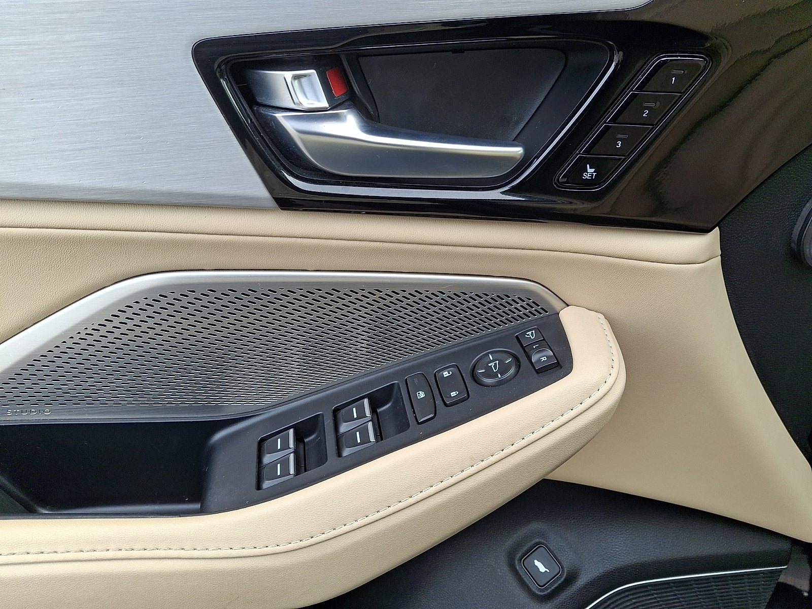 2023 Acura MDX w/Technology Package