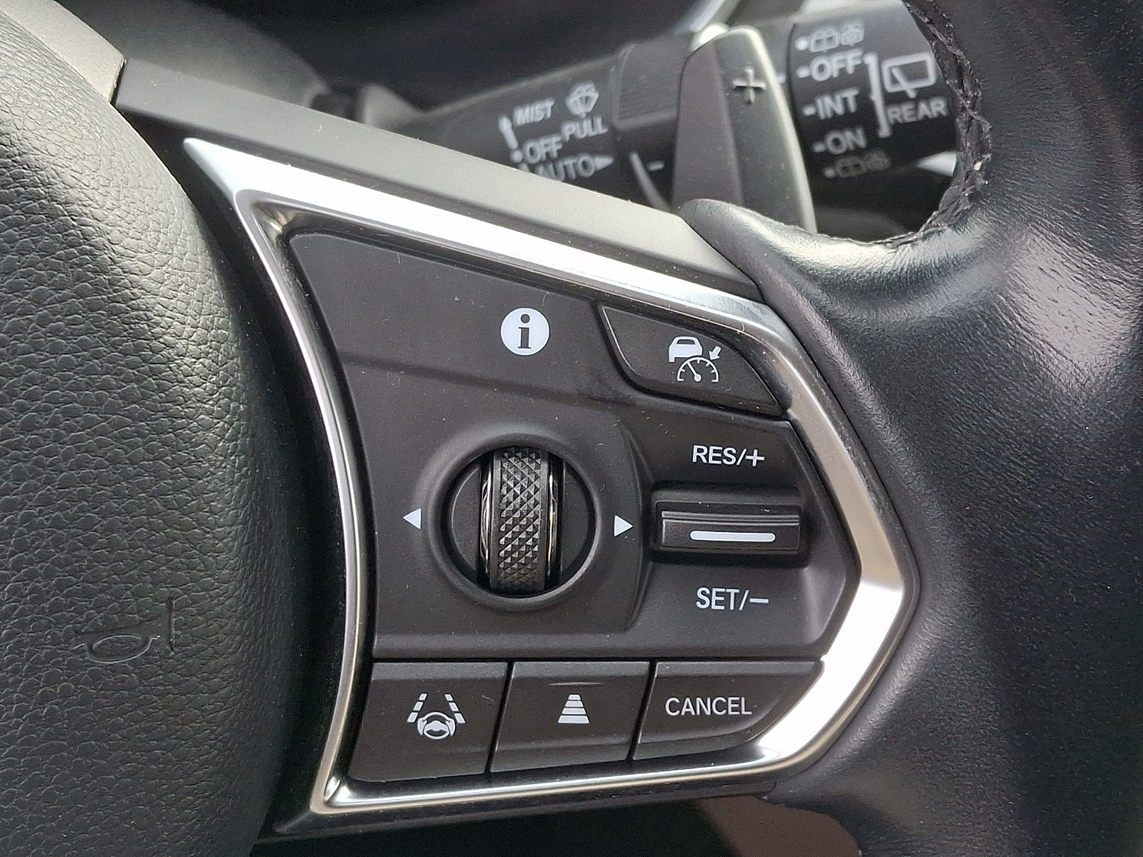 2023 Acura MDX w/Technology Package