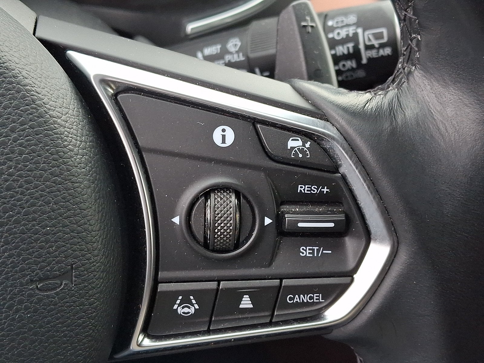 2023 Acura MDX w/Technology Package