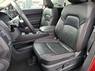 2022 Nissan Pathfinder SL