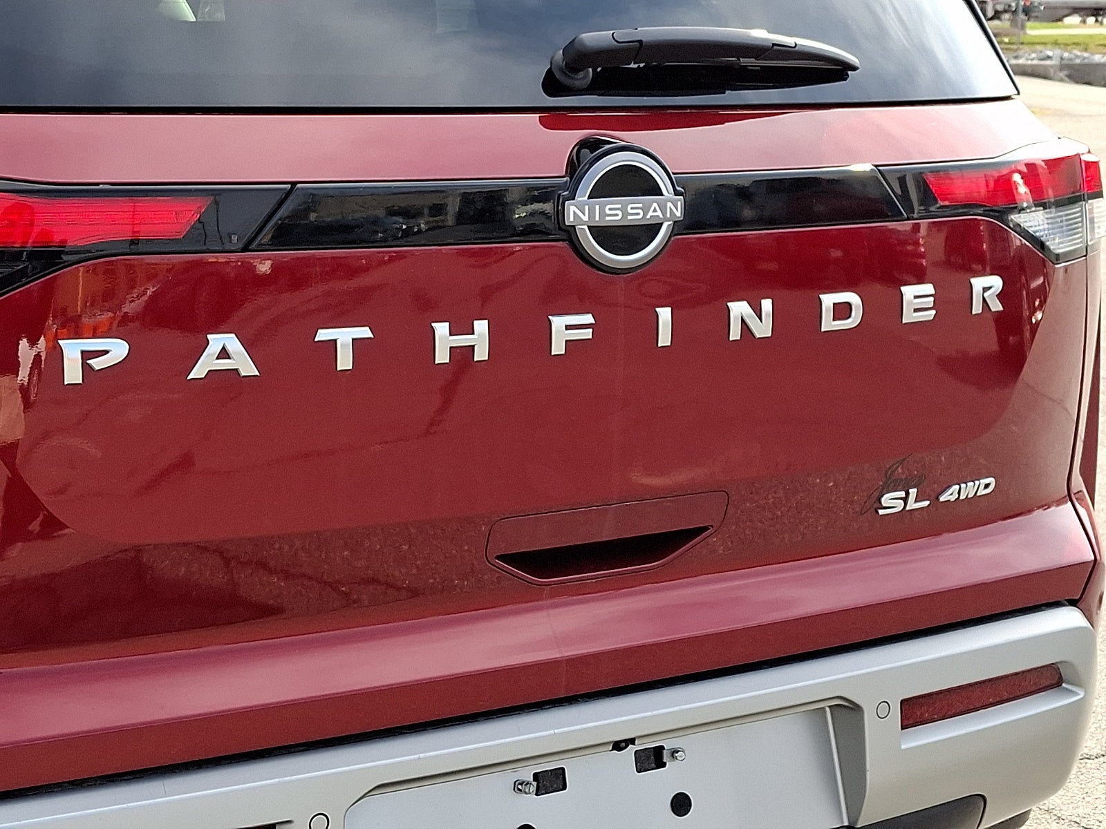 2022 Nissan Pathfinder SL
