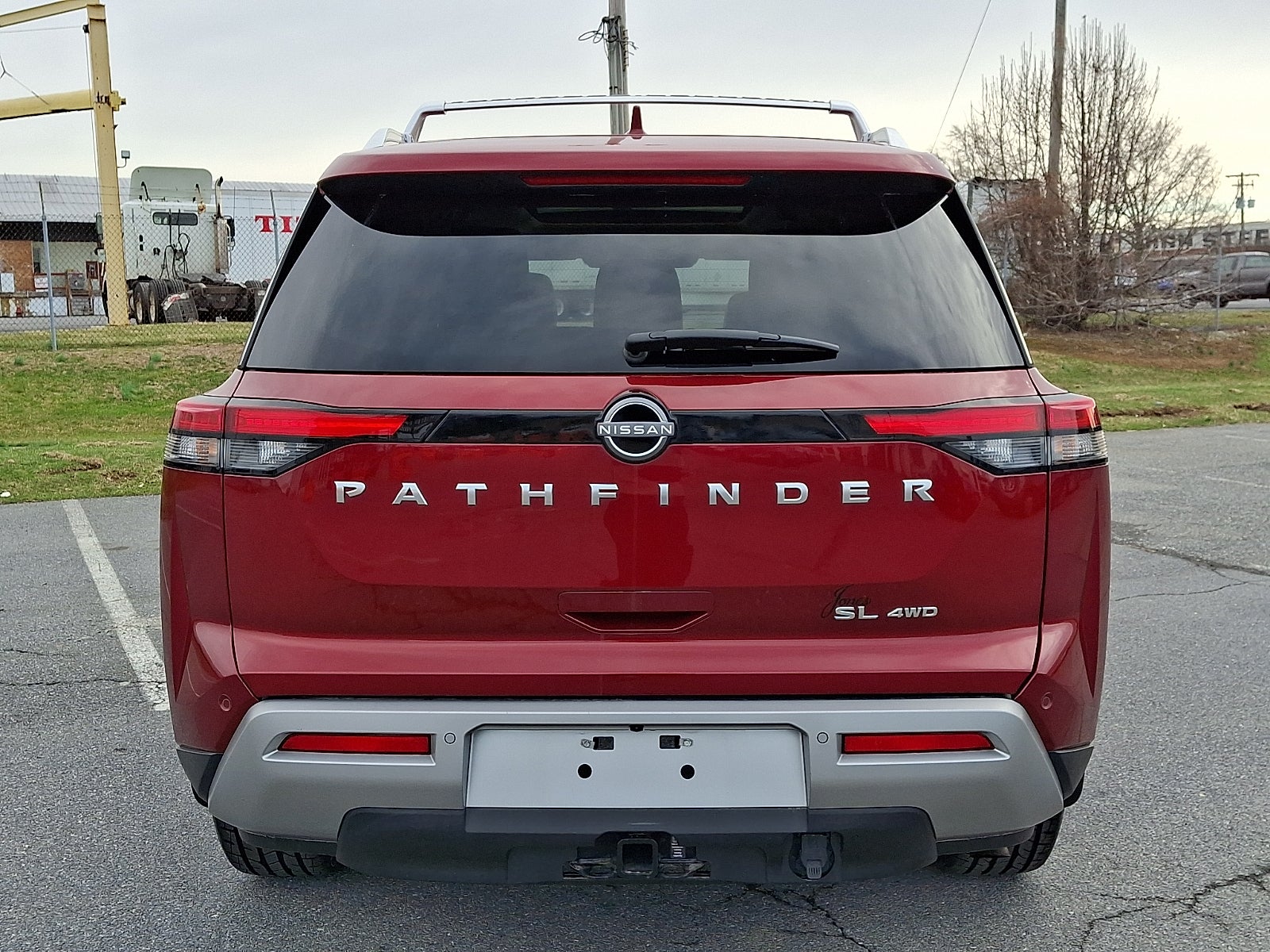 2022 Nissan Pathfinder SL