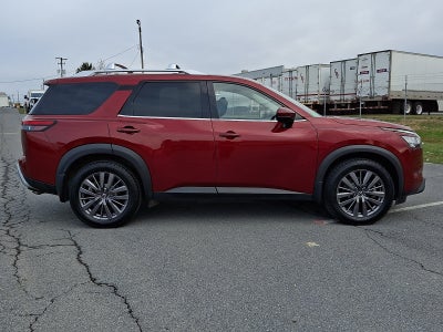 2022 Nissan Pathfinder SL