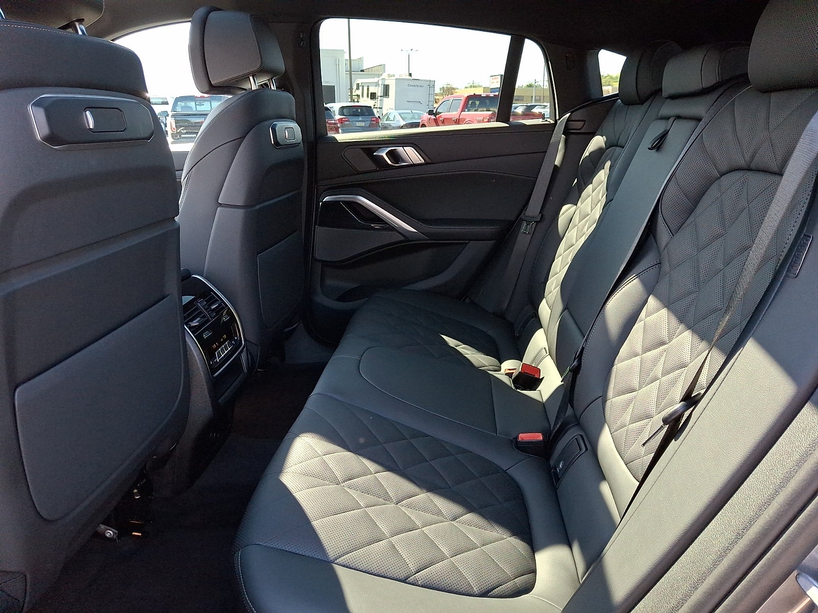 2025 BMW X6 xDrive40i