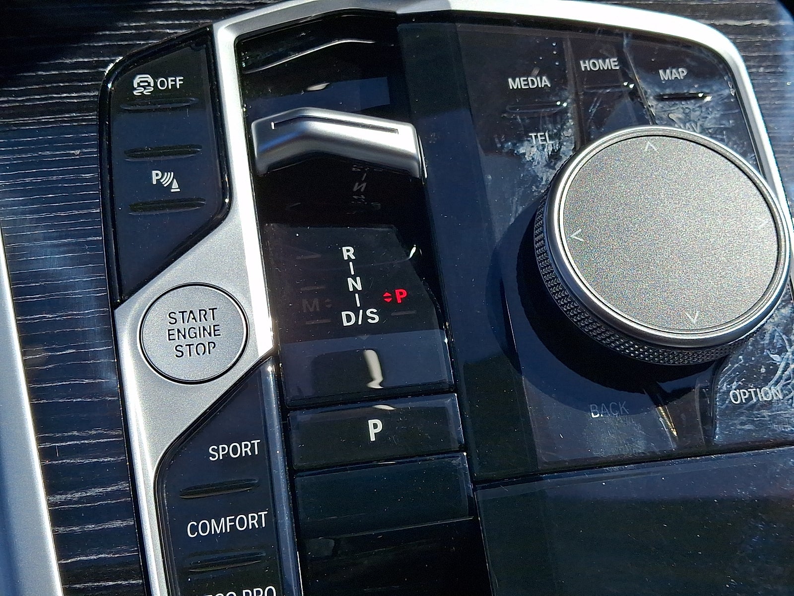 2025 BMW X6 xDrive40i