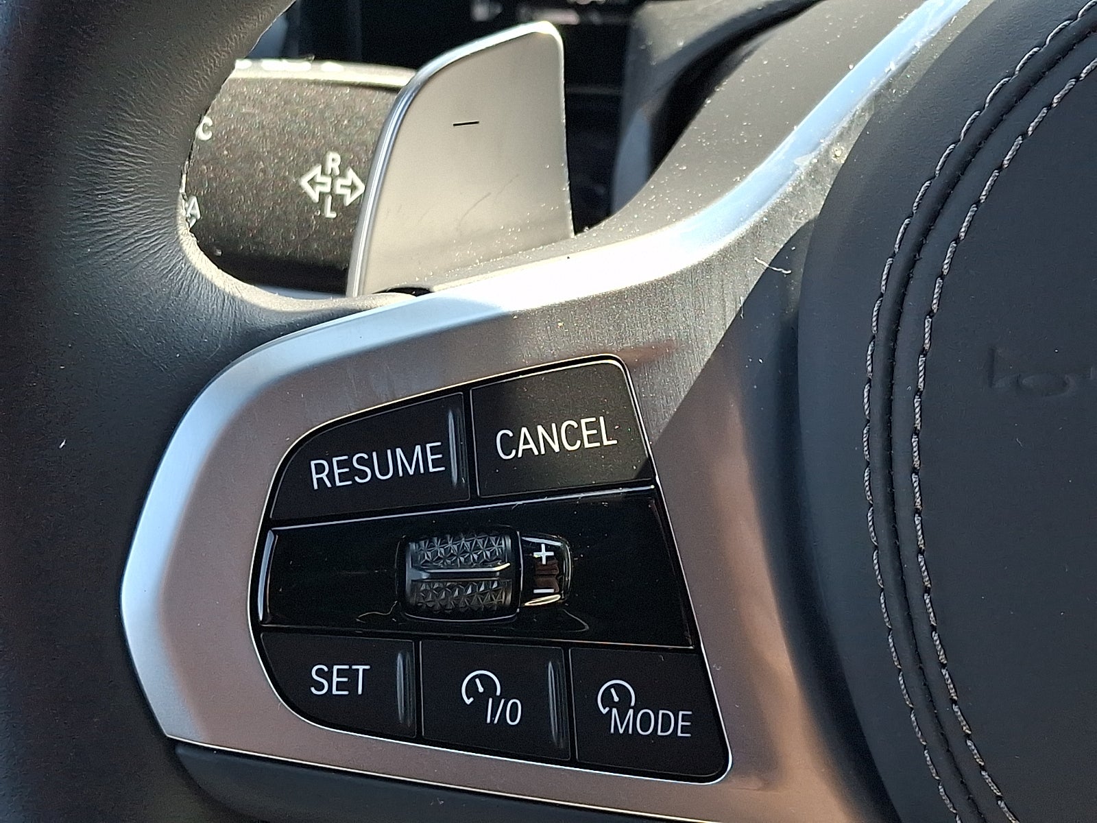 2025 BMW X6 xDrive40i