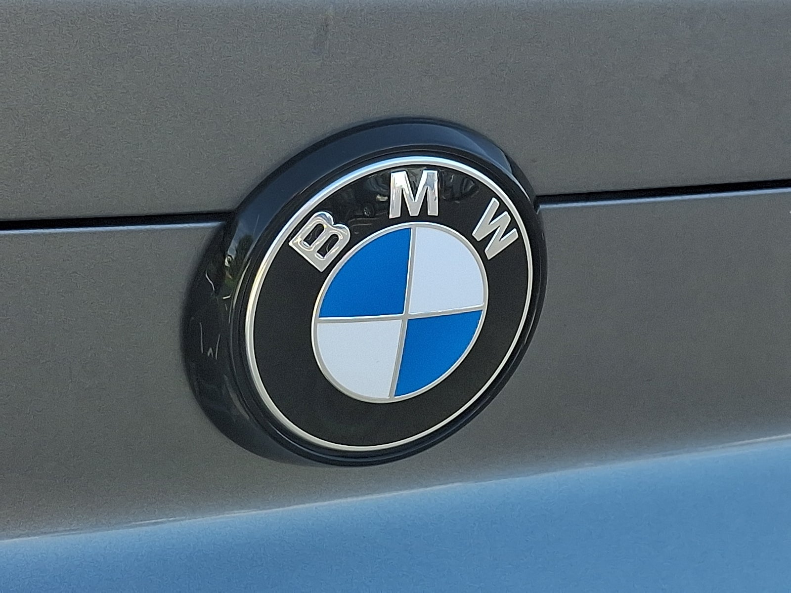 2025 BMW X6 xDrive40i