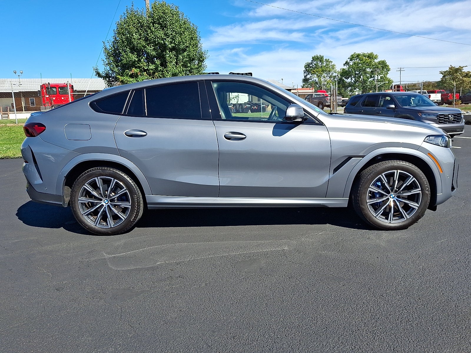 2025 BMW X6 xDrive40i