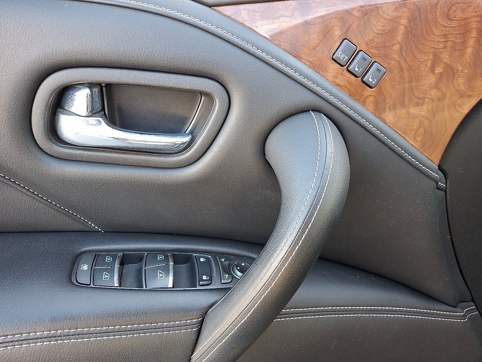 2019 INFINITI QX80 LUXE