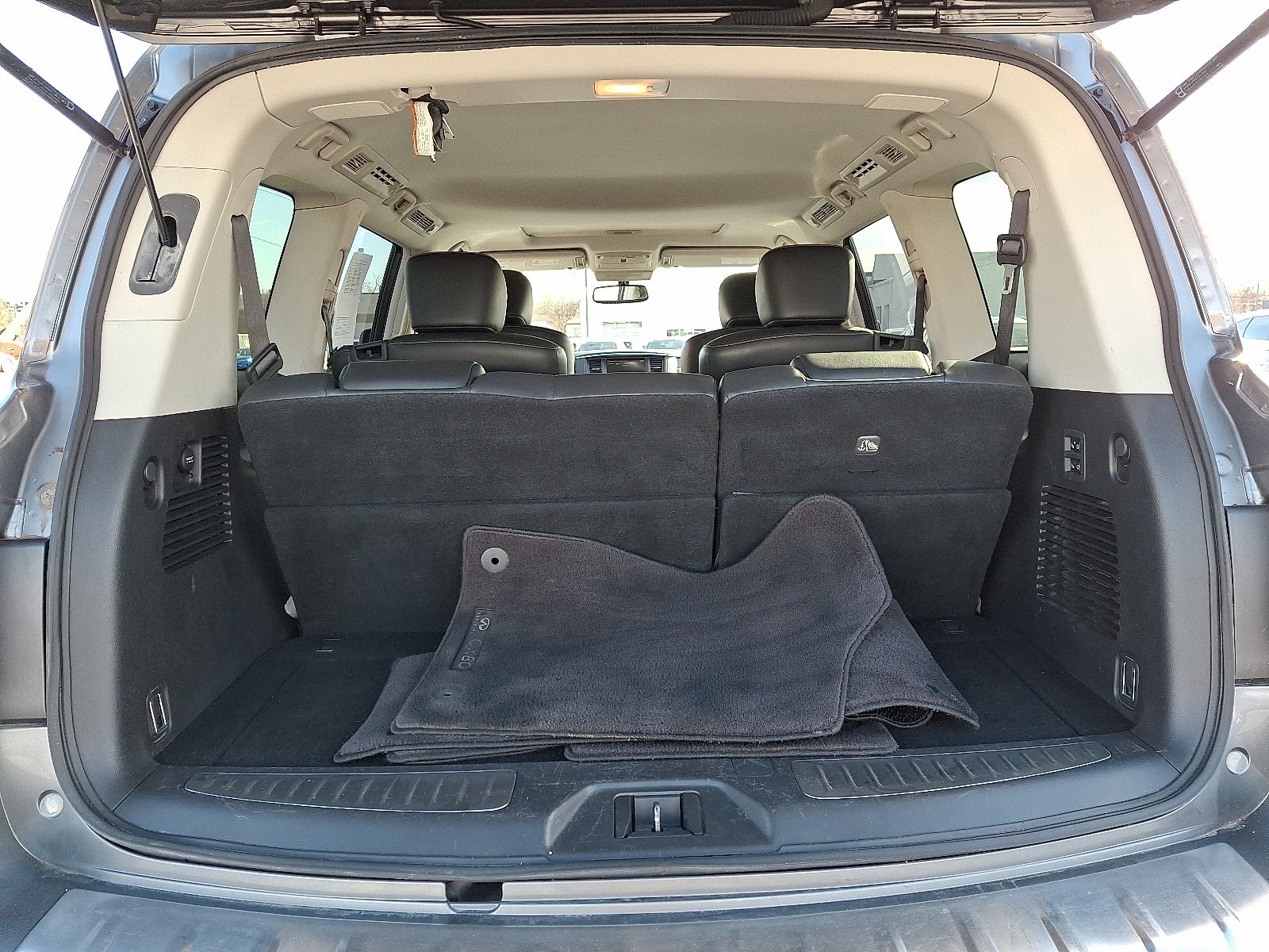 2019 INFINITI QX80 LUXE