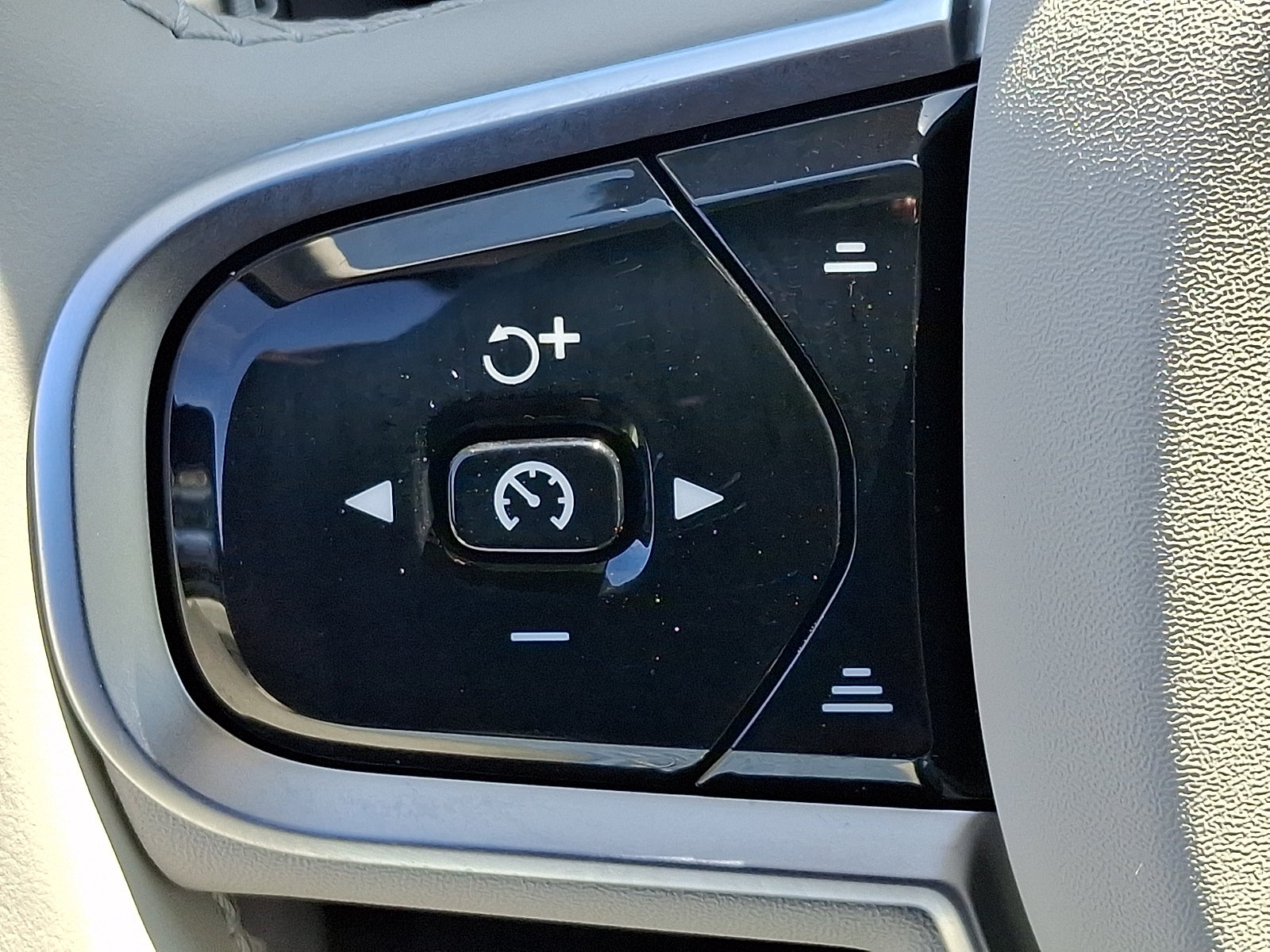 2025 Volvo XC60 Ultra